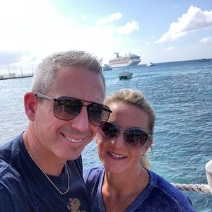 Meet your Posher, Adam